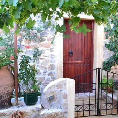 In Pefki Mit Terrasse Und Grill Holiday home